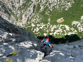 topping out on the 350m north face Anica Kuk 2024